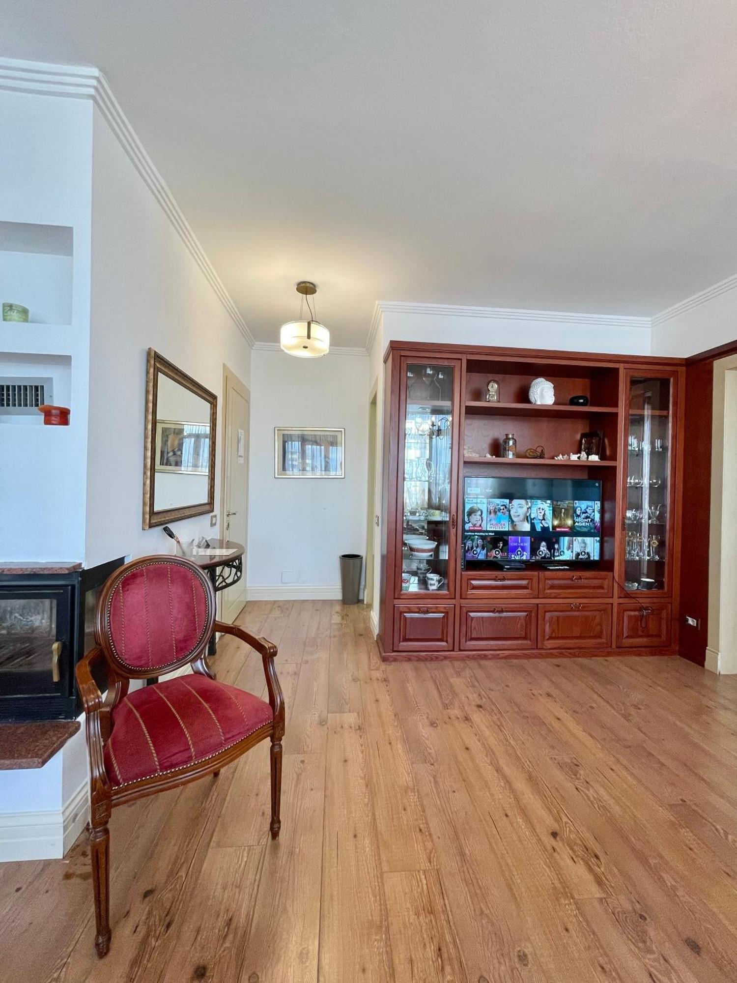 Metro Suites Тирана Номер фото